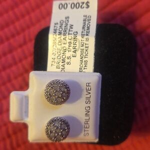 Diamond Stud Earrings. WT. For men or women